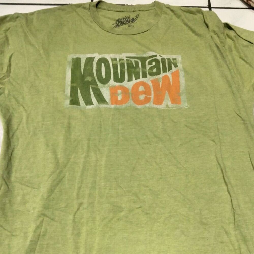 Vintage Mountain Dew  Pepsico 2010 Mens 2X Green Tshirt